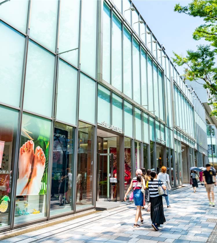 Utilizing social media user data across multiple touchpoints for advertising delivery design